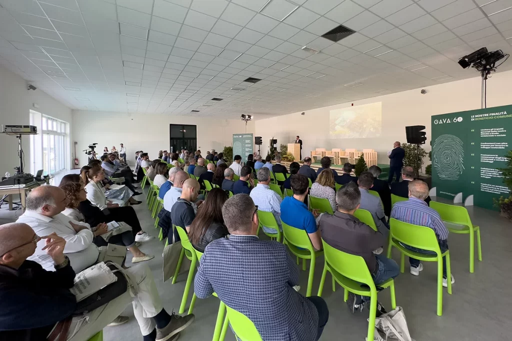sala-1200x800-1 Foto del pubblico durante il convegno Logistica Sostenibile: Ecopallet un progetto di valore organizzato da Gava Imballaggi